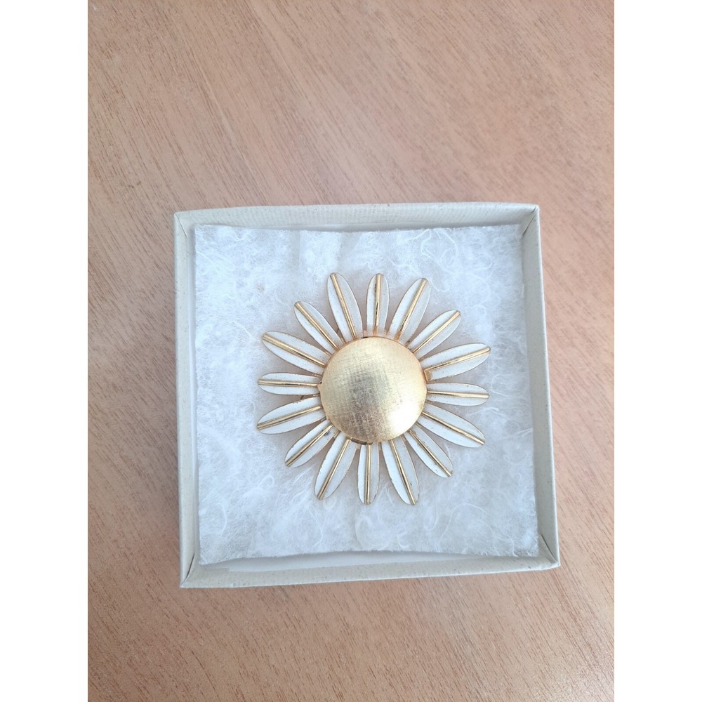 Vintage Avon White / Gold Enamel Sunflower Pin/Brooch Perfume Locket